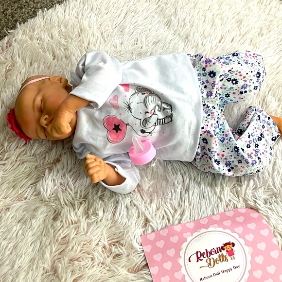 Reborn Other - Reborn life-like infant doll Happy Day cloth body